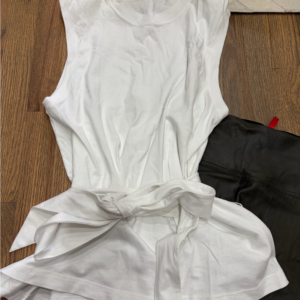 Vince top with Spanks Gray Leggings and Black Halara Skirt Bundle